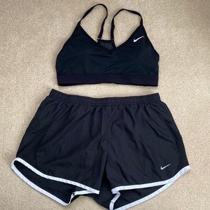 Nike black sports bra with removable pads